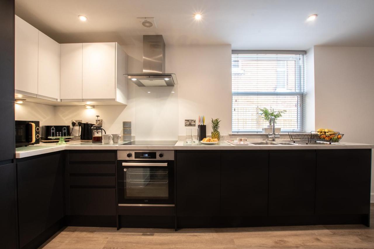 Welcome 4 Business Or Pleasure! Super Central Southampton 'City Vibes' # Stylish Apartment With Outside Space! 1-4 Guests Book Your City Break Or Pre-Cruise Stay! Close To Mayflower Theatre, Universities, Cruise Terminals, Hospitals & Shops! 외부 사진