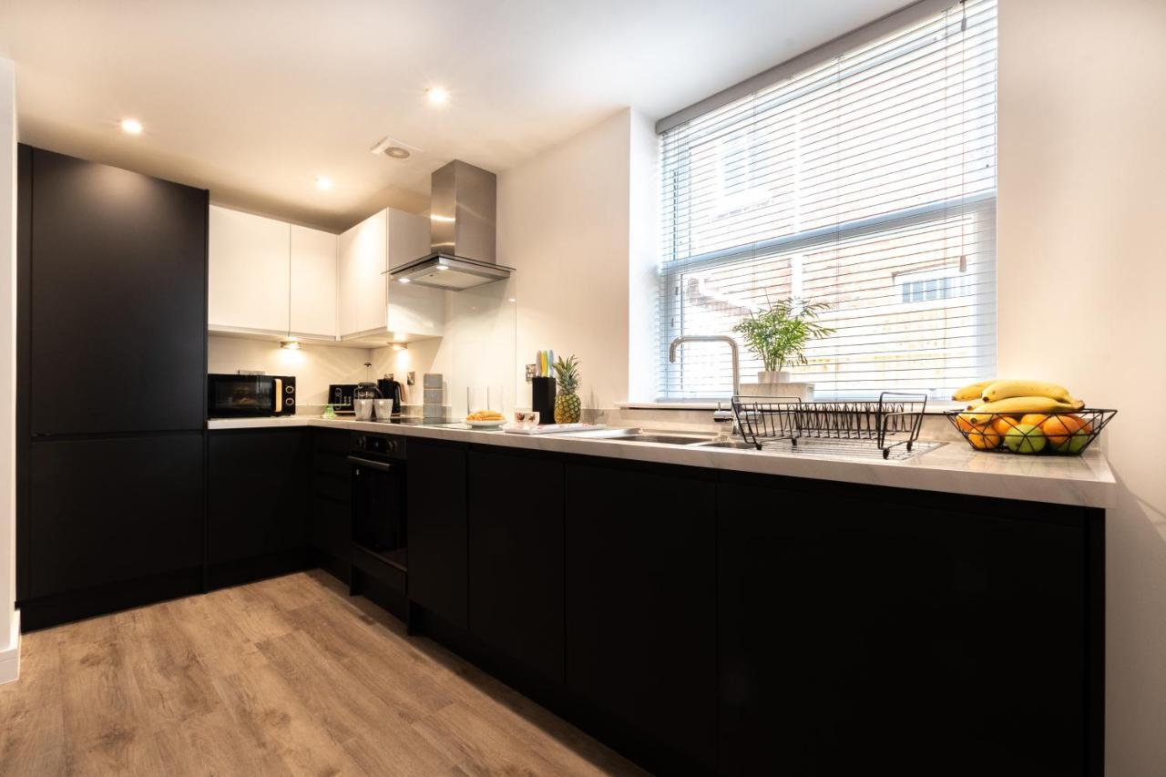 Welcome 4 Business Or Pleasure! Super Central Southampton 'City Vibes' # Stylish Apartment With Outside Space! 1-4 Guests Book Your City Break Or Pre-Cruise Stay! Close To Mayflower Theatre, Universities, Cruise Terminals, Hospitals & Shops! 외부 사진