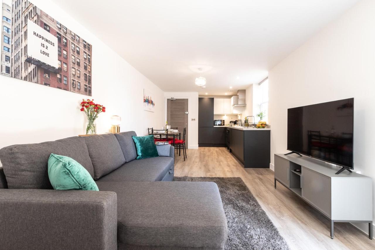 Welcome 4 Business Or Pleasure! Super Central Southampton 'City Vibes' # Stylish Apartment With Outside Space! 1-4 Guests Book Your City Break Or Pre-Cruise Stay! Close To Mayflower Theatre, Universities, Cruise Terminals, Hospitals & Shops! 외부 사진